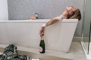 Rowhill Grange Hotel & Utopia Spa