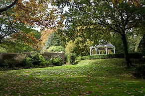 Rowhill Grange Hotel & Utopia Spa