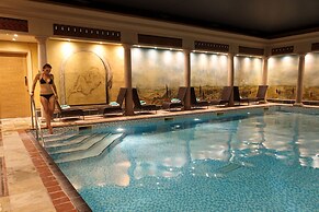 Rowhill Grange Hotel & Utopia Spa
