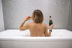 Rowhill Grange Hotel & Utopia Spa