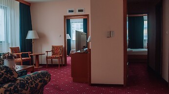 Atrium Palace Hotel