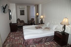 Hotel Shirak