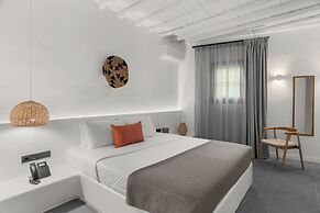 Mr & Mrs White Tinos