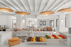 Mr & Mrs White Tinos