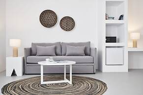 Mr & Mrs White Tinos