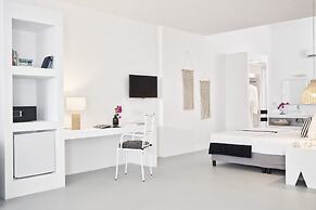 Mr & Mrs White Tinos