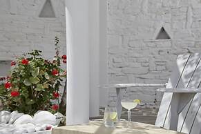 Mr & Mrs White Tinos