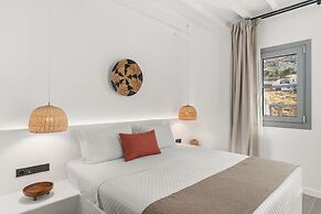 Mr & Mrs White Tinos