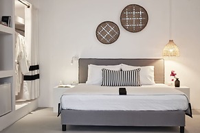 Mr & Mrs White Tinos