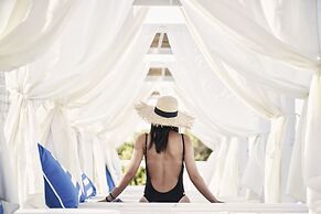 Mr & Mrs White Tinos