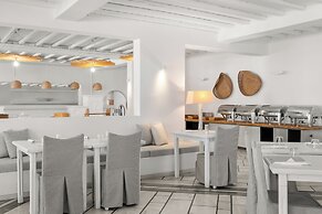 Mr & Mrs White Tinos