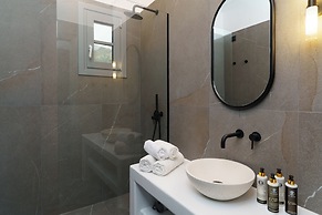 Mr & Mrs White Tinos