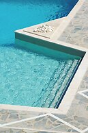 Mr & Mrs White Tinos