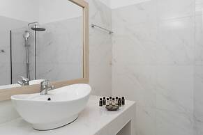 Mr & Mrs White Tinos