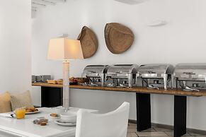 Mr & Mrs White Tinos