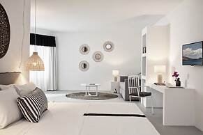 Mr & Mrs White Tinos