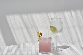 Mr & Mrs White Tinos