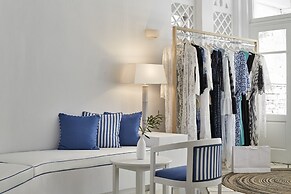 Mr & Mrs White Tinos