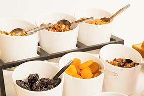 Mr & Mrs White Tinos