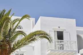 Mr & Mrs White Tinos