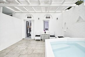 Mr & Mrs White Tinos