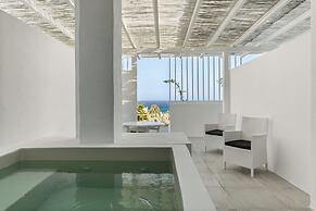 Mr & Mrs White Tinos