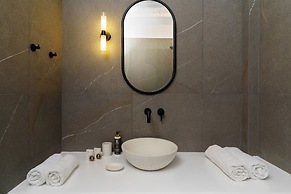 Mr & Mrs White Tinos