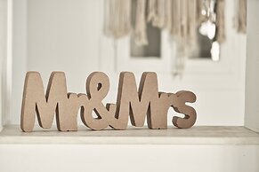 Mr & Mrs White Tinos