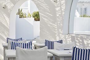 Mr & Mrs White Tinos