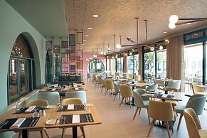 Zeus Dolce by Wyndham Athens