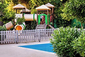 The Grove Seaside Hotel