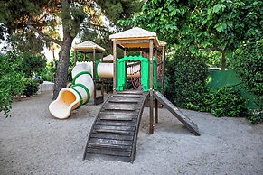 The Grove Seaside Hotel