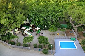 The Grove Seaside Hotel