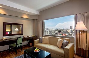 Ramada Plaza by Wyndham Bangkok Menam Riverside