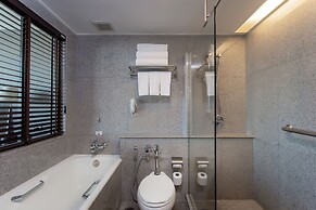 Ramada Plaza by Wyndham Bangkok Menam Riverside