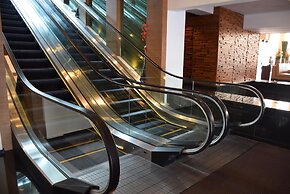 Ramada Plaza by Wyndham Bangkok Menam Riverside