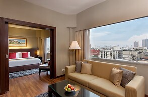 Ramada Plaza by Wyndham Bangkok Menam Riverside