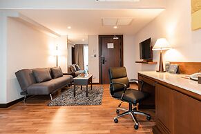 Ramada Plaza by Wyndham Bangkok Menam Riverside