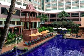 Ramada Plaza by Wyndham Bangkok Menam Riverside