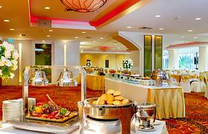 Ramada Plaza by Wyndham Bangkok Menam Riverside