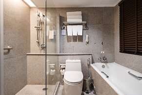 Ramada Plaza by Wyndham Bangkok Menam Riverside