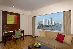 Ramada Plaza by Wyndham Bangkok Menam Riverside