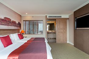 Ramada Plaza by Wyndham Bangkok Menam Riverside
