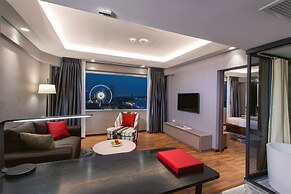 Ramada Plaza by Wyndham Bangkok Menam Riverside