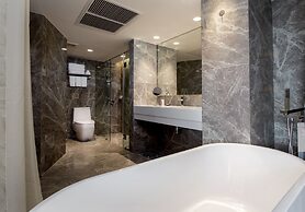 Ramada Plaza by Wyndham Bangkok Menam Riverside