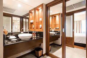 Ramada Plaza by Wyndham Bangkok Menam Riverside