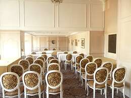 Hotel Dnipro