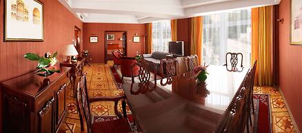 Hotel Dnipro