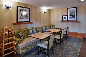 Hampton Inn & Suites By Hilton Calgary- University Northwest