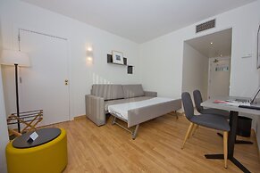 Aparthotel Atenea Valles